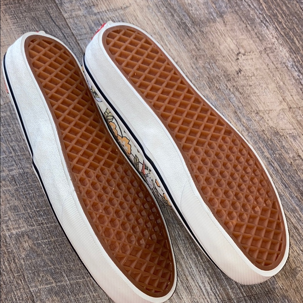 Vans Floral Canvas Sneakers - Picture 4 of 5